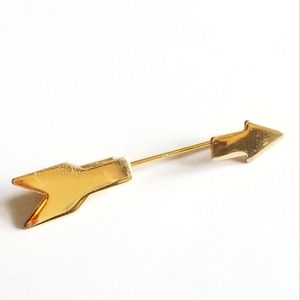 Vintage arrow brooch by Avon gold tone stick pin